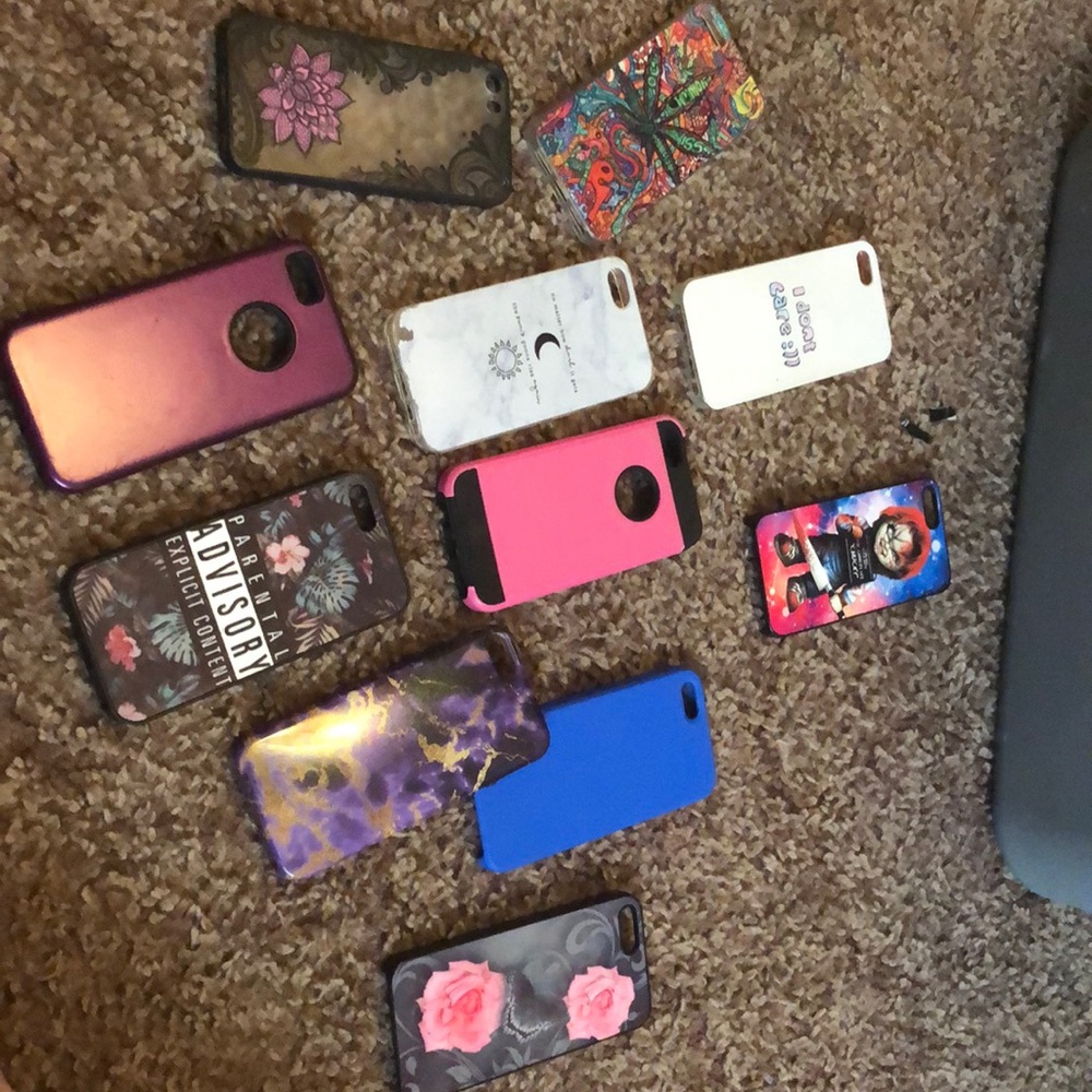 iPhone 5/SE cases whole post $10.00.